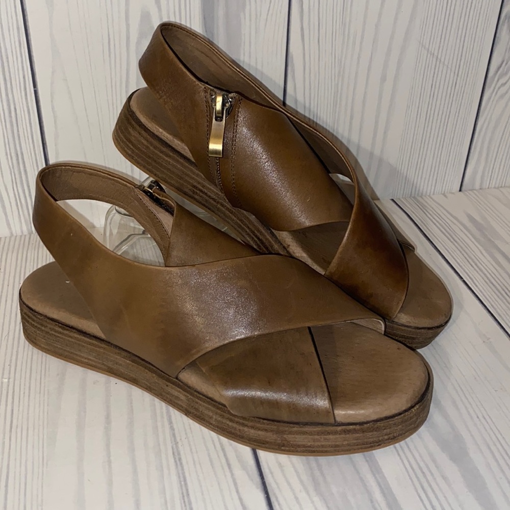 Antelope Leather Wide Cross Sandals